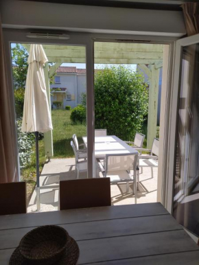 Une maisonnette vendeenne avec acces piscine
